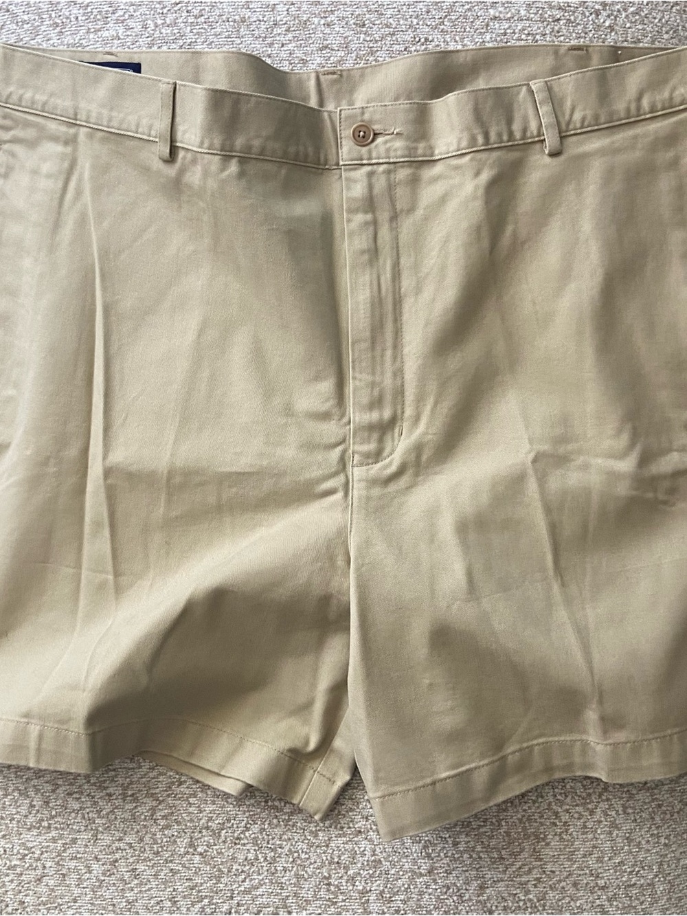 NWT- Lands End Shorts -Mens 42 Waist- 6 Inch Inseam- Flat Front- Desert Khaki